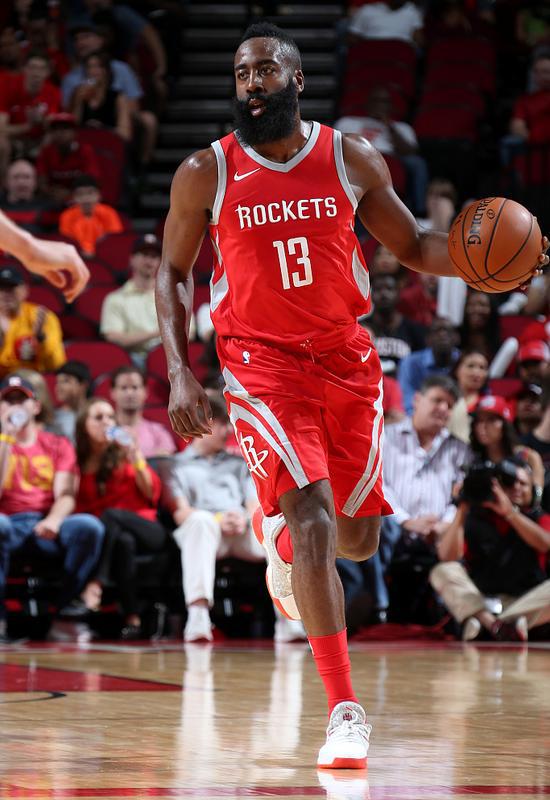 火箭连胜三场，登顶西部榜首位置！的简单介绍