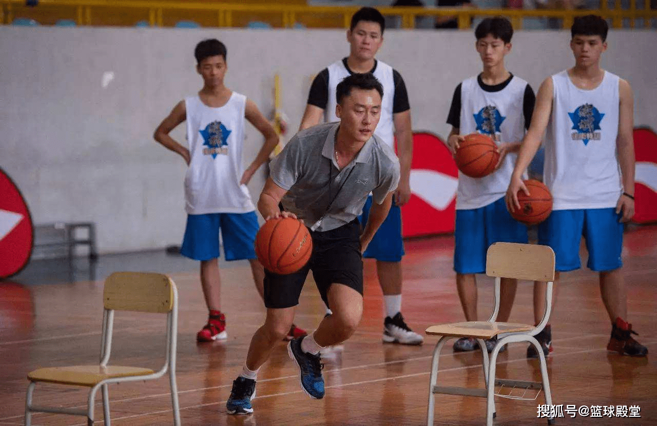 关于委内瑞拉篮球协会宣布开展青训项目的信息