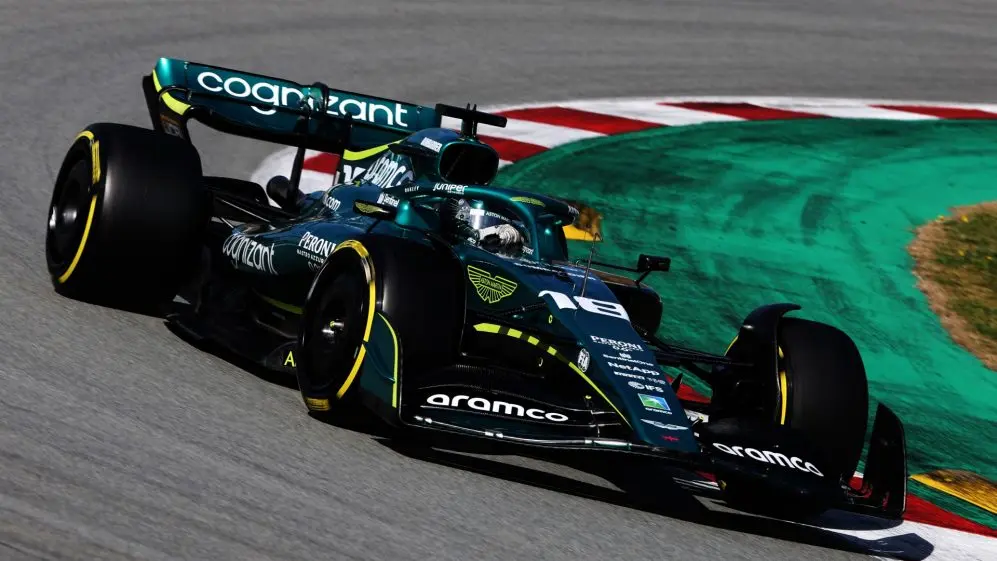 阿斯顿马丁绝杀索伯车队，诺里斯刷新纪录