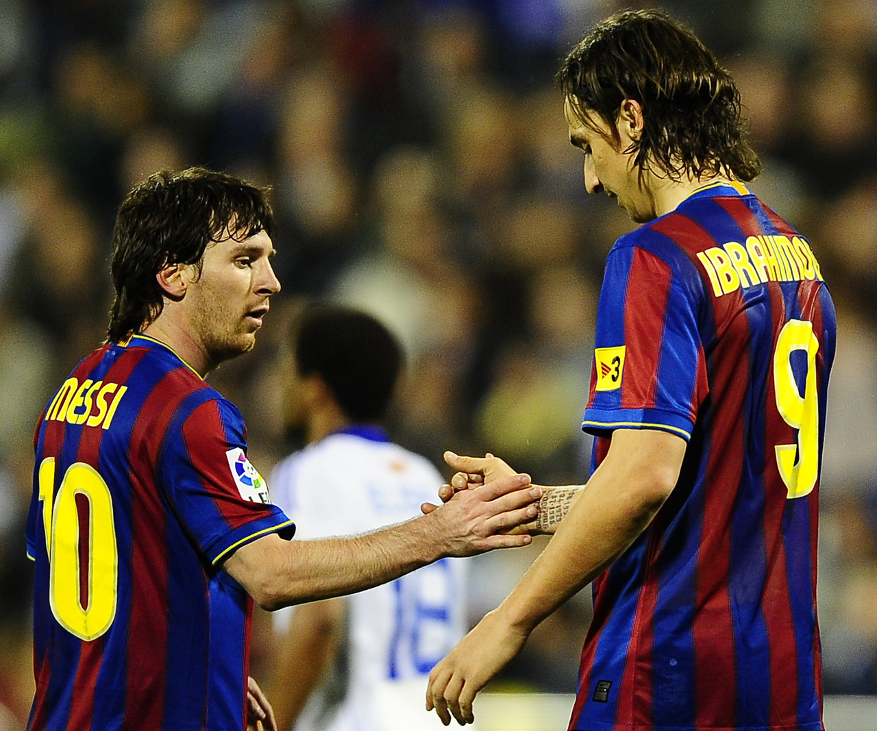 巴萨翻盘奥地利，伊布点燃赛场