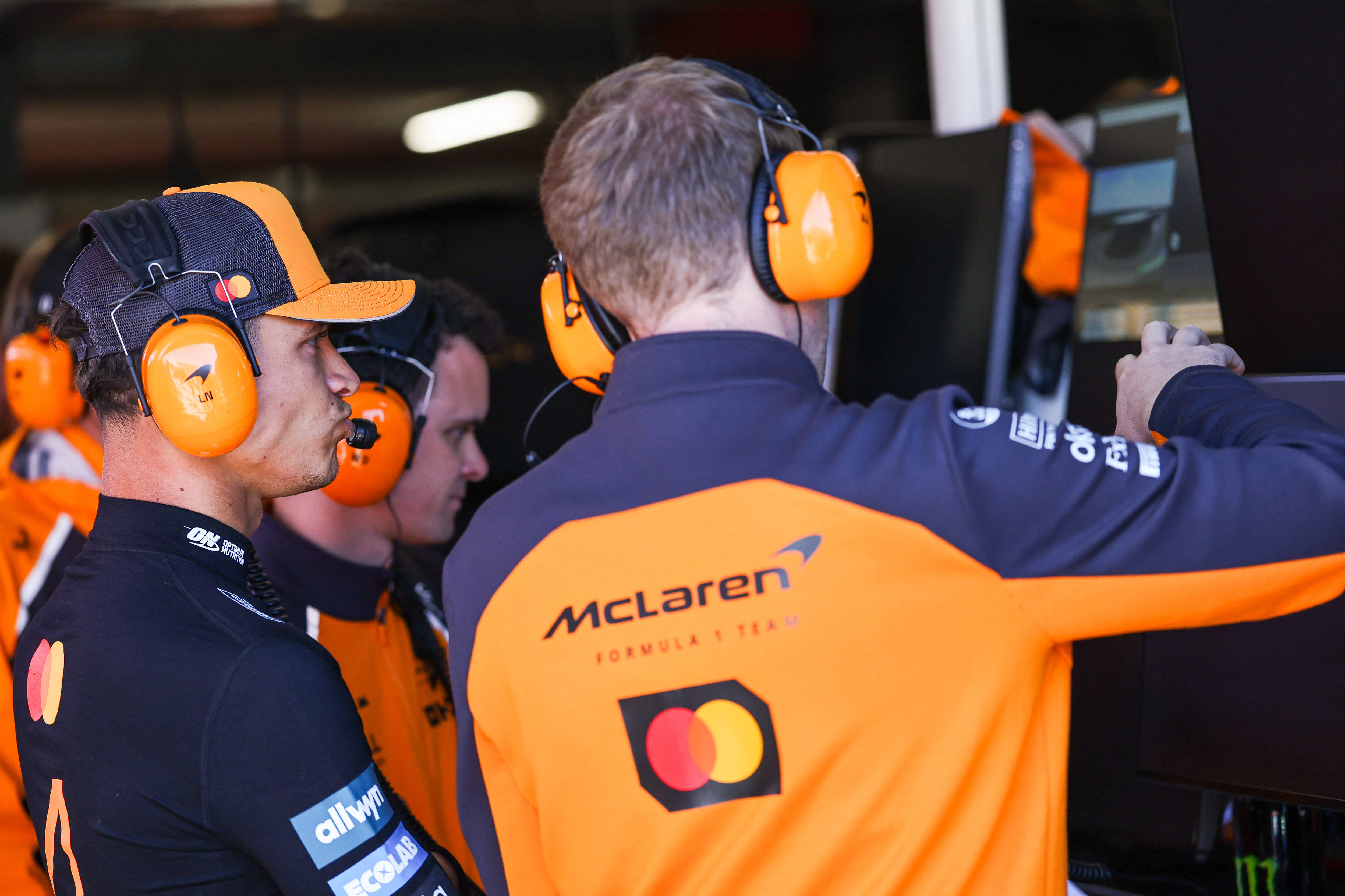 红牛车队逆转迈凯伦,皮亚斯特里刷新纪录 红牛车队逆转迈凯伦,皮亚斯特里刷新纪录