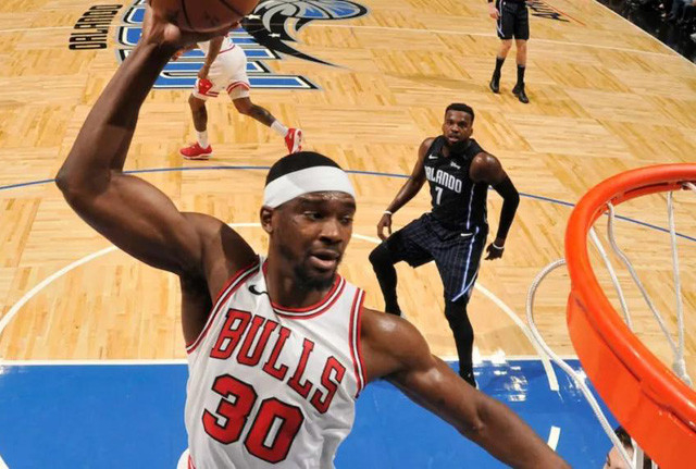 公牛逆转爵士,王哲林关键制胜 公牛逆转爵士,王哲林关键制胜