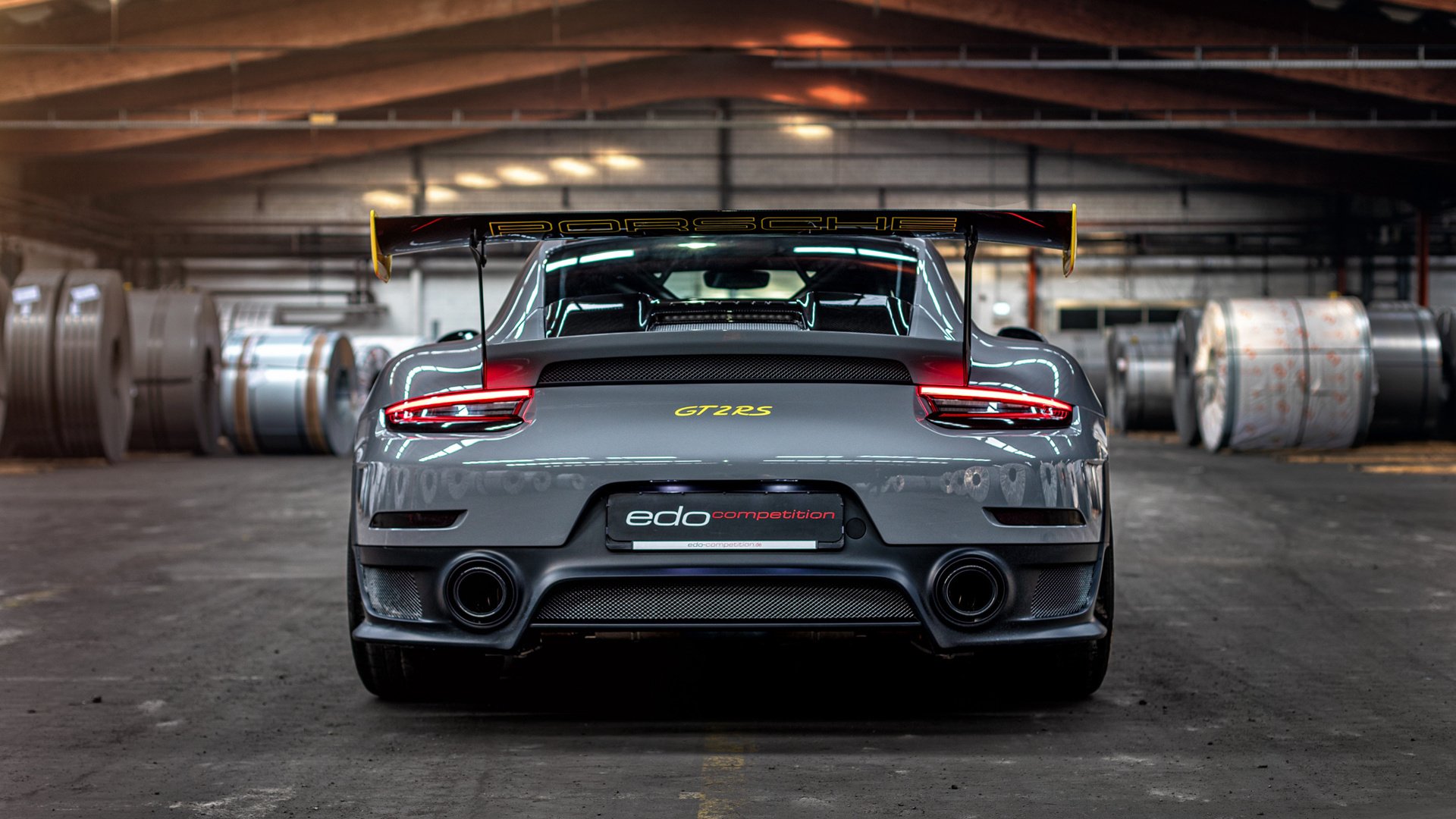 征服战场，从阿尔及利亚球场到F1街道的王者咆哮