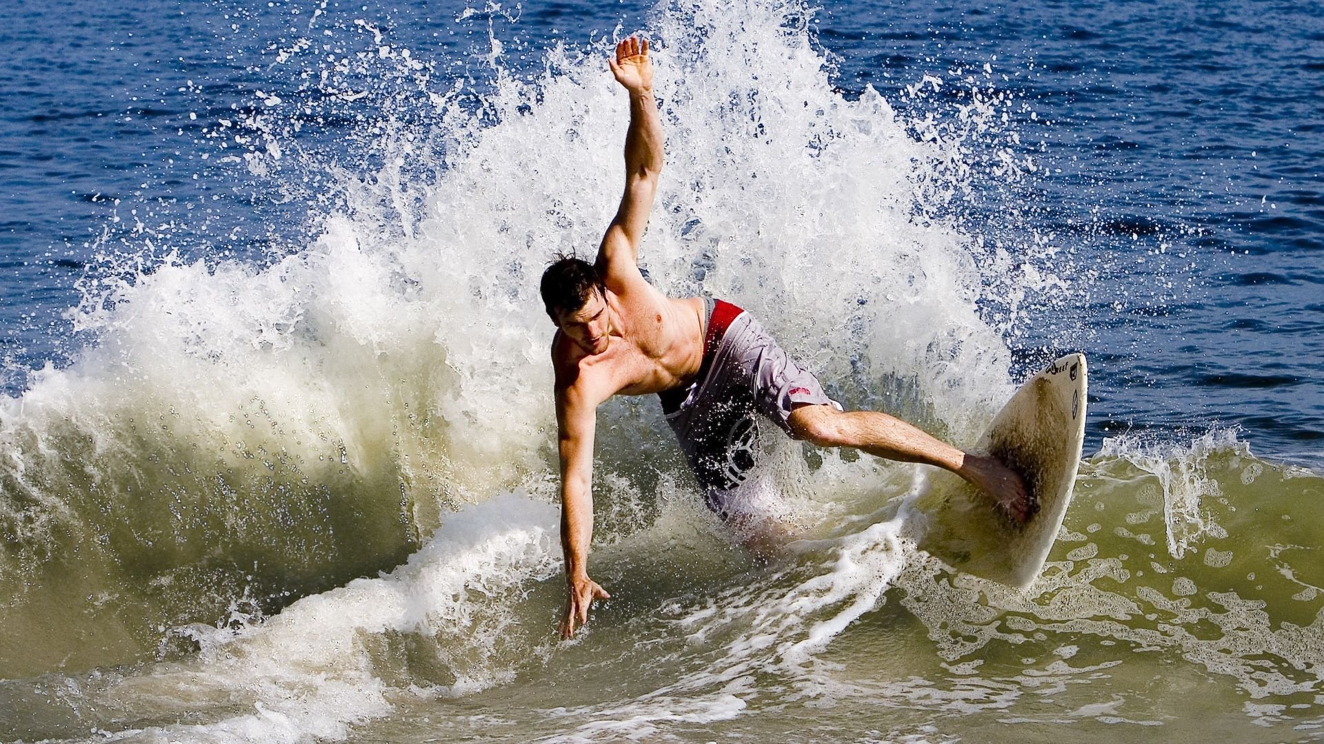 绿茵?不,是硬木!当字母哥在欧冠之夜诠释何为终极天赋