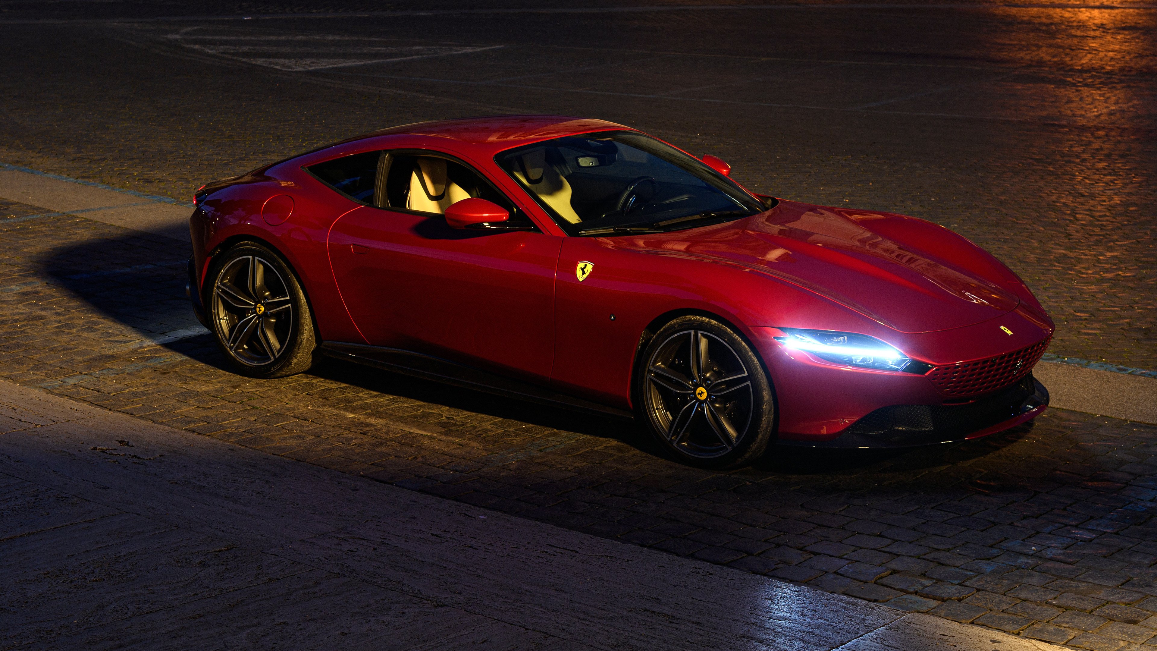 当乌克兰对阵爱尔兰，莱万与硬仗之王的巨人倒影